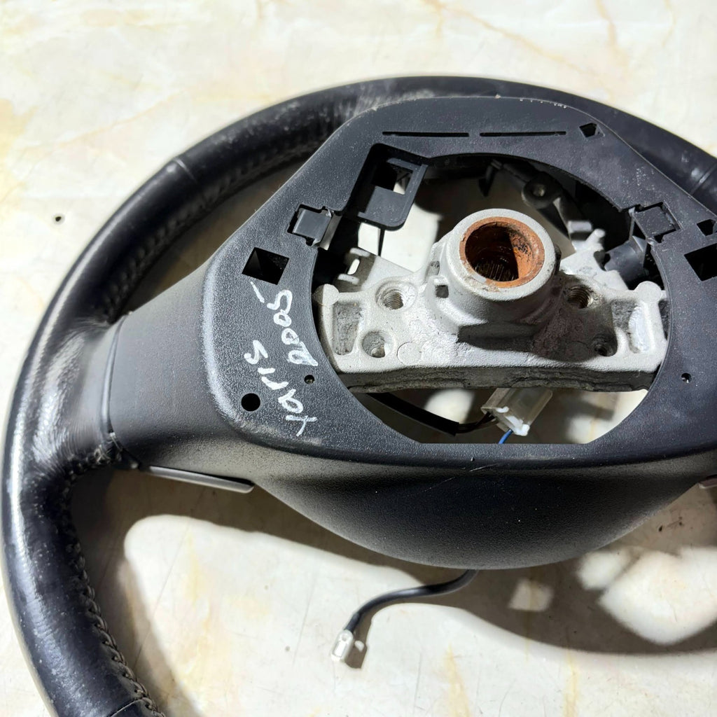 Toyota Yaris Mk2 XP90 2006-2011 Leather Steering Wheel Audio RHD GS120-02460