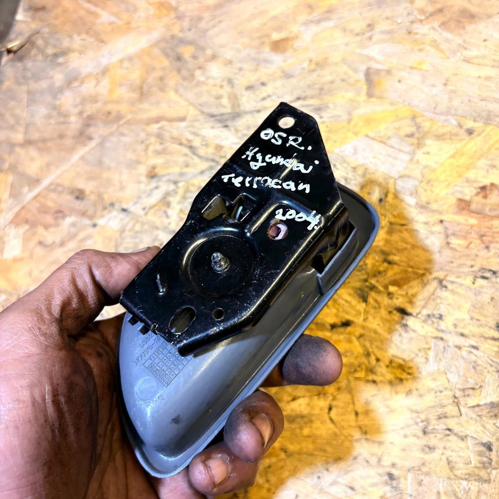 HYUNDAI TERRACAN 2004 RIGHT REAR DRIVER SIDE INNER DOOR HANDLE