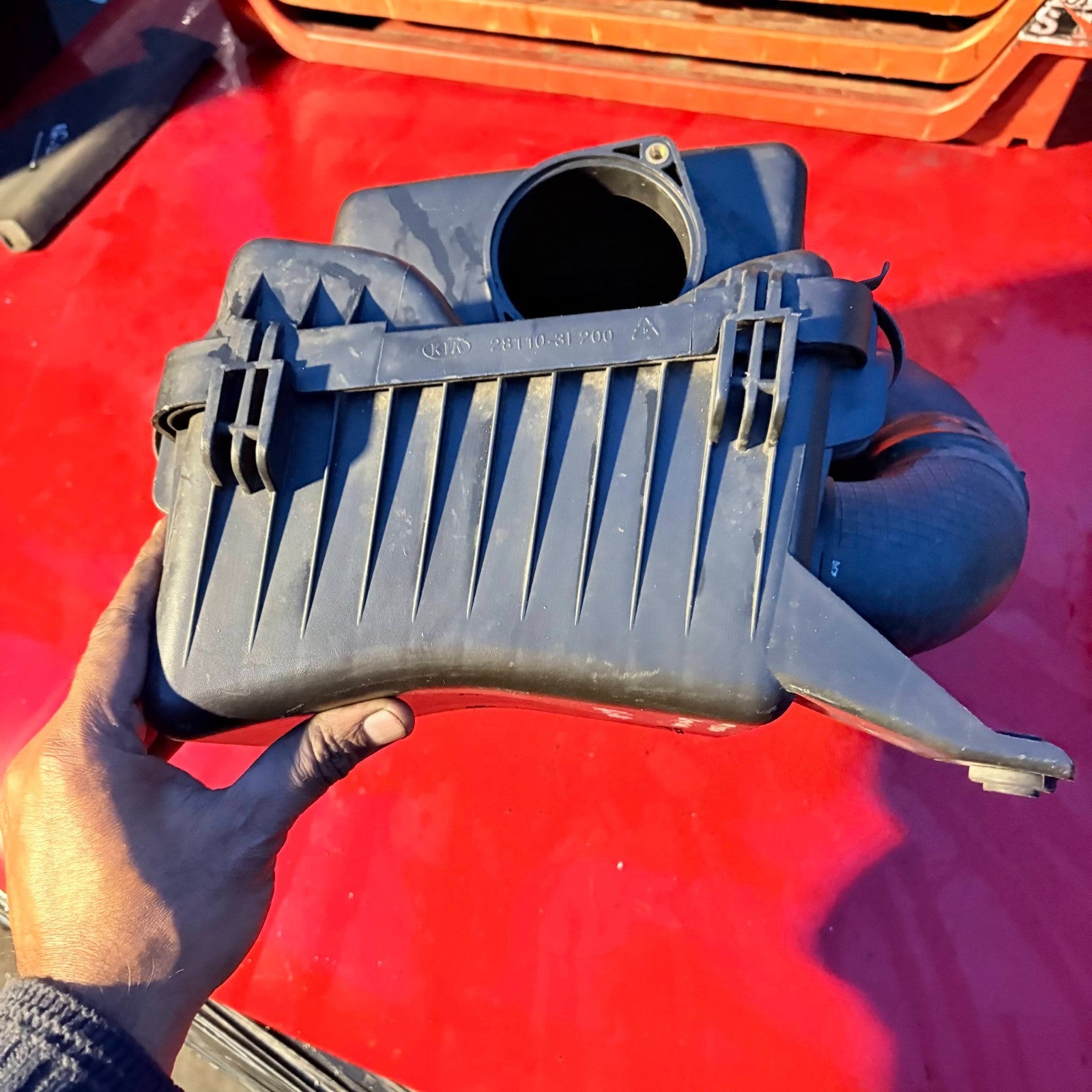 KIA SORENTO MK1 2003 AIR FILTER BOX HOUSING 28110-3E200