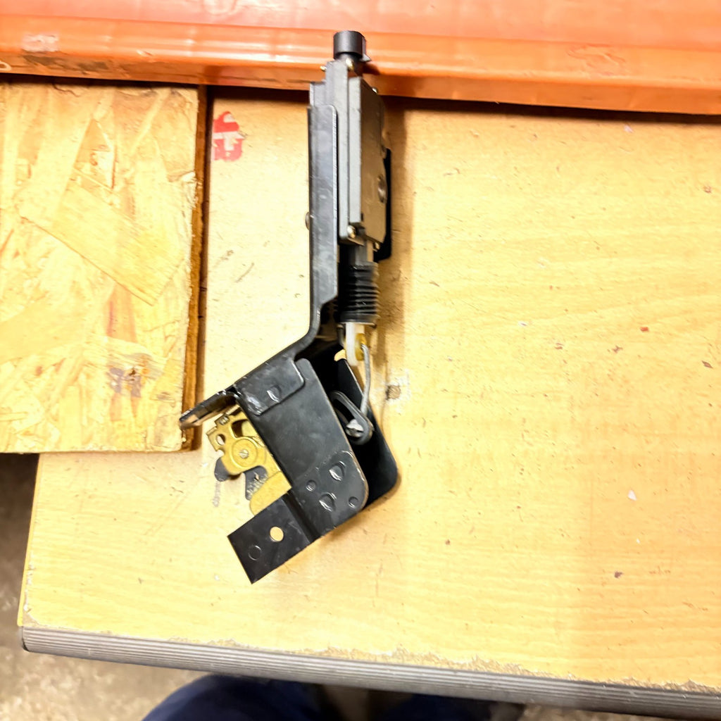 Citroen C5 2005 Tailgate window boot lock latch motor A00177