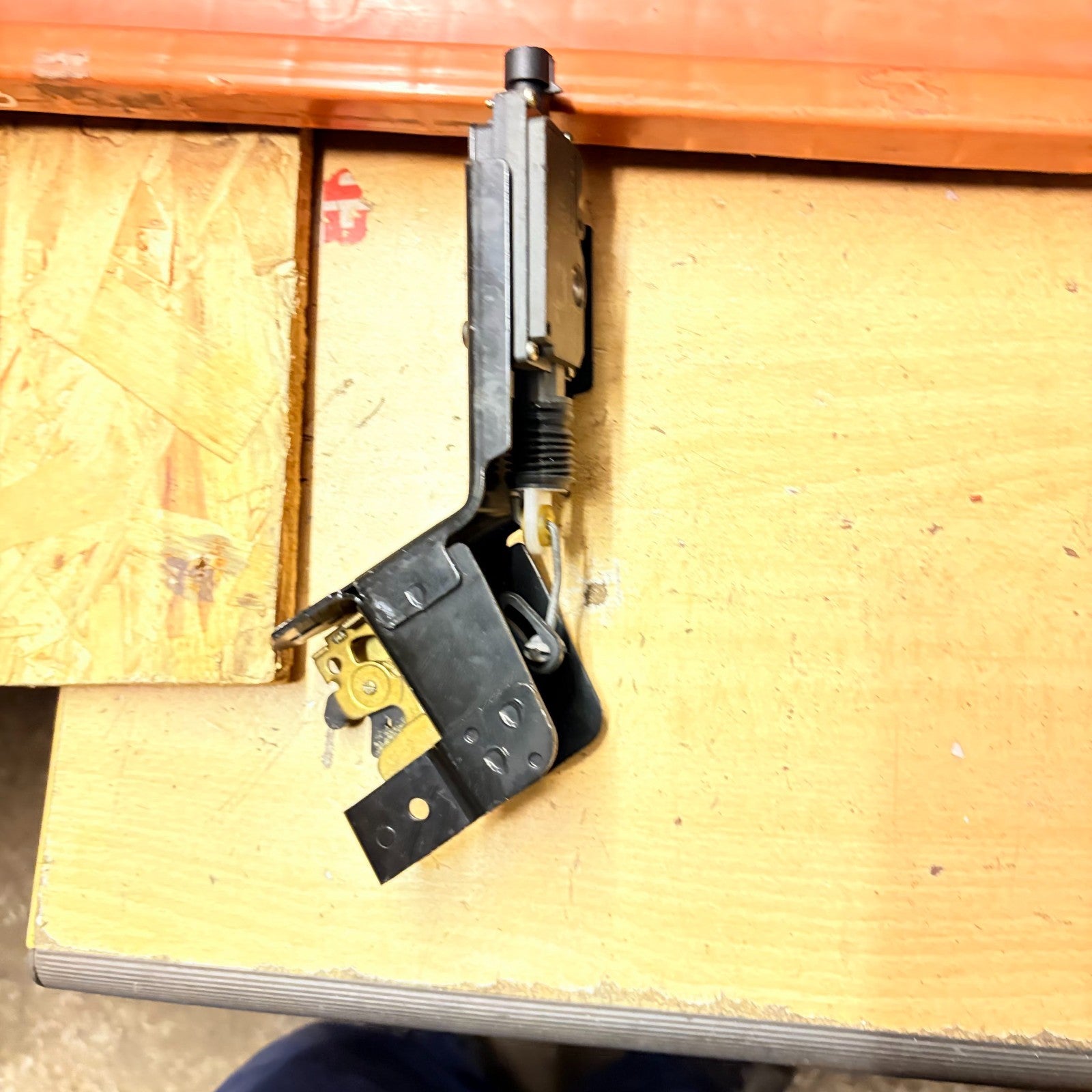 Citroen C5 2005 Tailgate window boot lock latch motor A00177