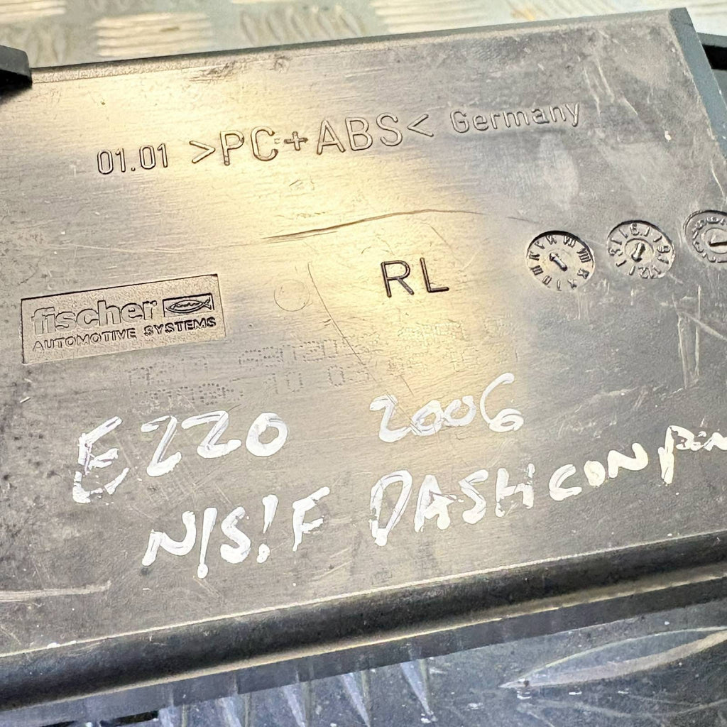 STORAGE COMPARTMENT CENTER CONSOLE Mercedes-Benz E (W211) A2116801952-2006