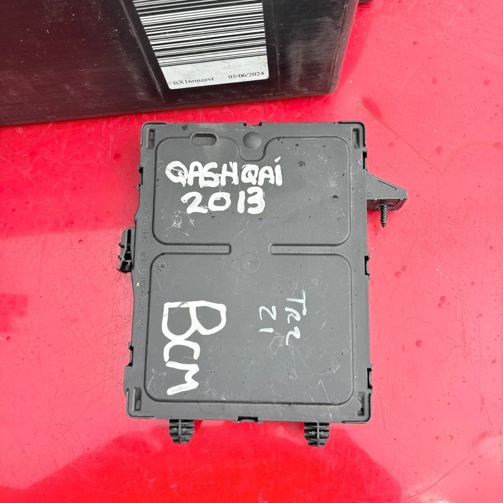NISSAN QASHQAI 2006-2013 J11 BODY CONTROL MODULE (BCM) 284b14cb8b