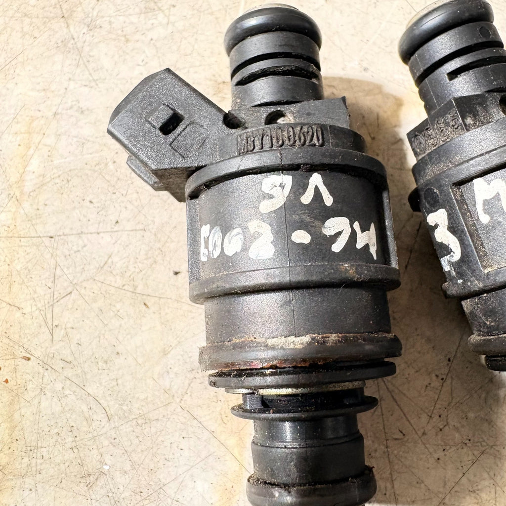 MG 2002-2005 FUEL INJECTORS MJY100620 SET OF 3