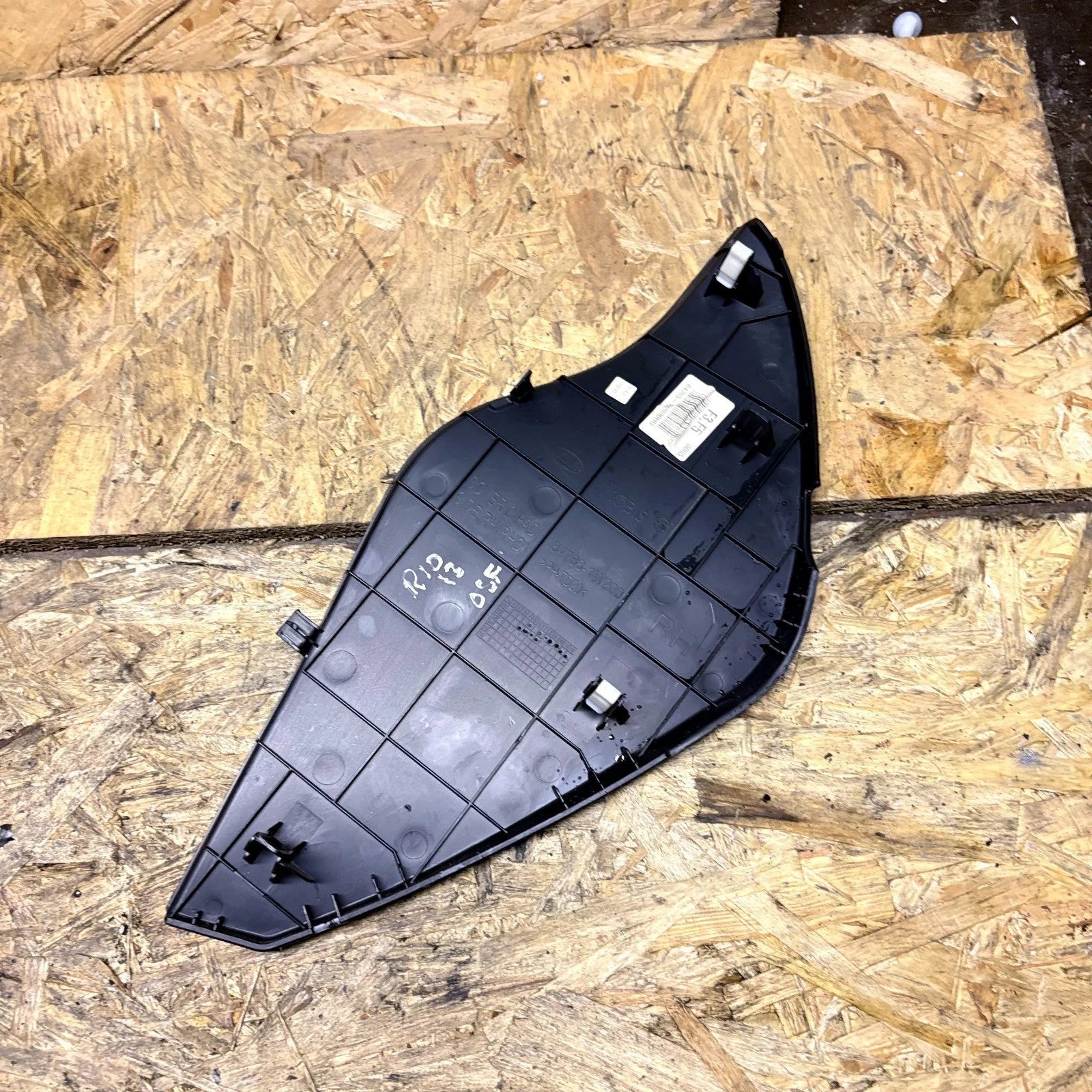 Kia Rio 2011-2017 RHD Right Dash End Cap Trim Panel 84768-1W200