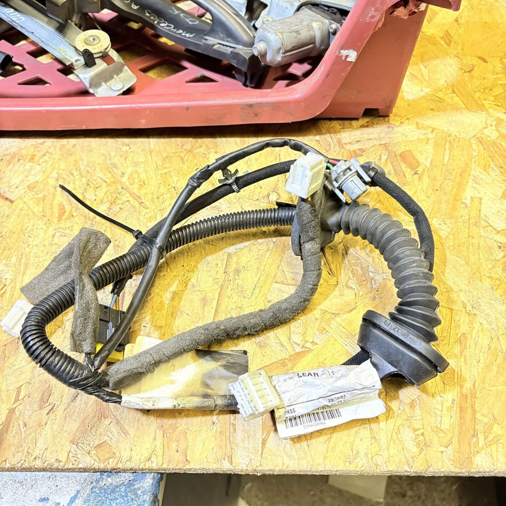 Volkswagen Transporter Caravelle 7E09711114AQ Cable Door wiring loom 2007 NSR