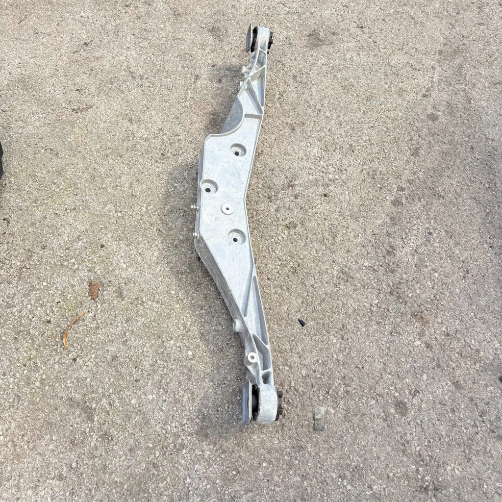 BMW Rear Differential/Diff Mount Bracket 3336 6852896