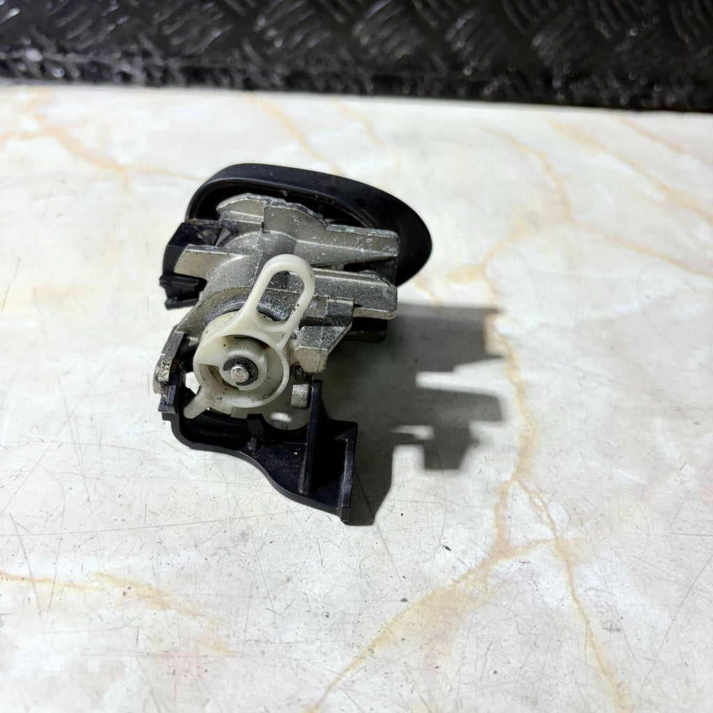 TOYOTA YARIS MK1 1999-2005 TAILGATE BOOT LOCK HANDLE BARREL LATCH
