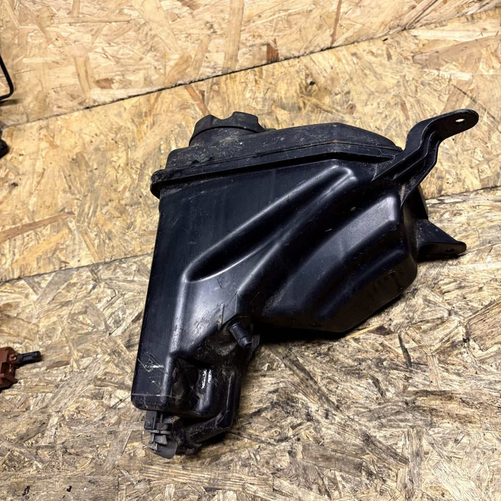 BMW 320i E90 2010 Coolant Expansion Tank Reservoir 17137567462 7567462