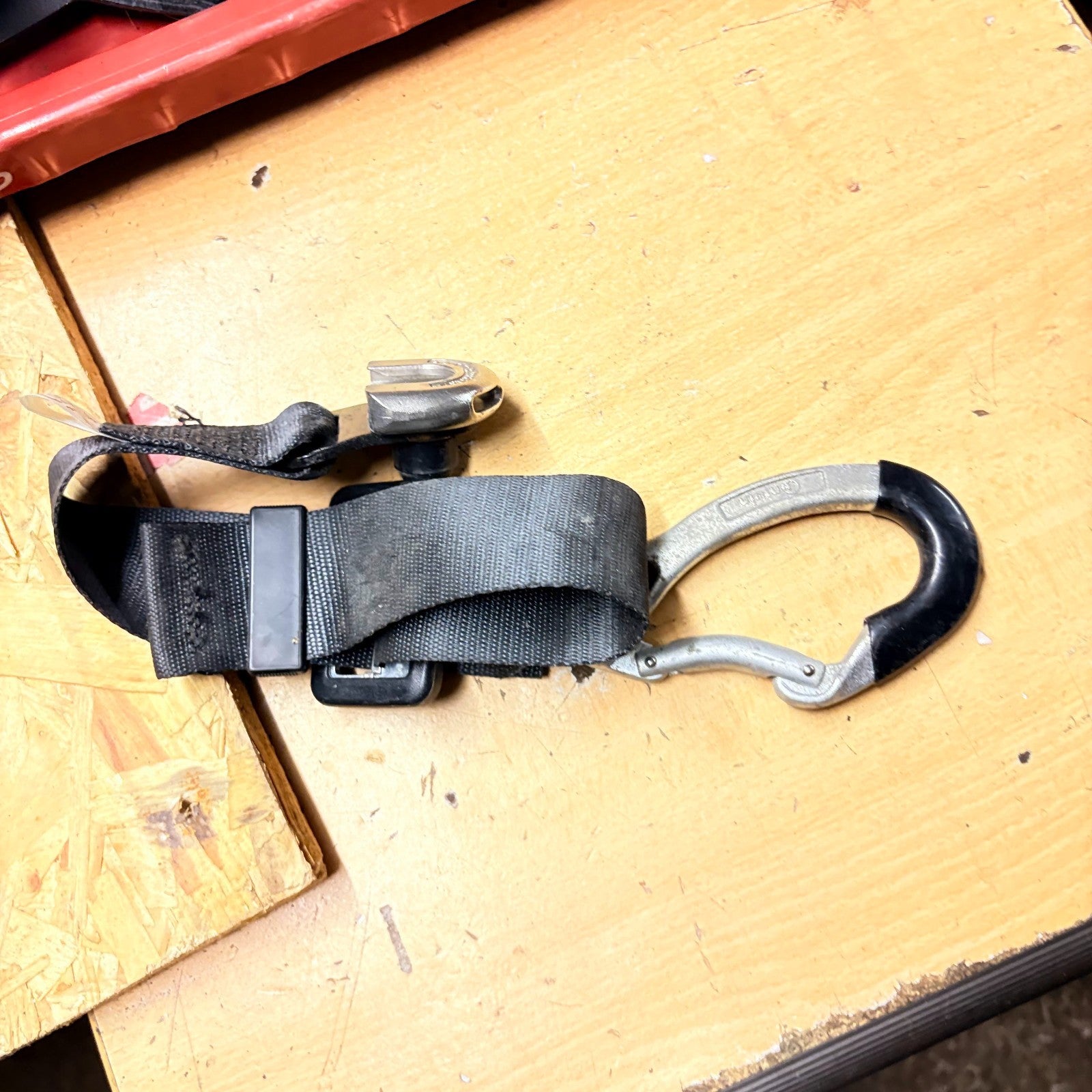 OPEL VIVARO C SEAT BUCKLE REAR RIGHT 2355437B