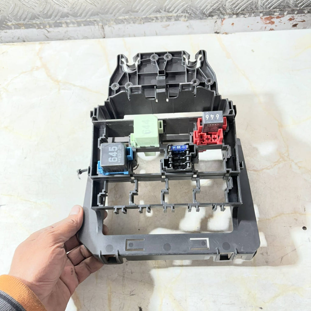 SEAT Ibiza 6J Mk4 2016-2017 Fuse/Relay Box Mount Bracket 6C0907371A