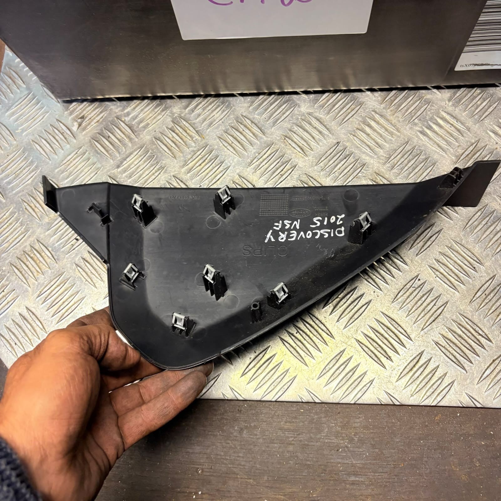 Land Rover Discovery Sport 2014-2019 Left Dash End Cap 16A1828LA9 FK72-04481-A