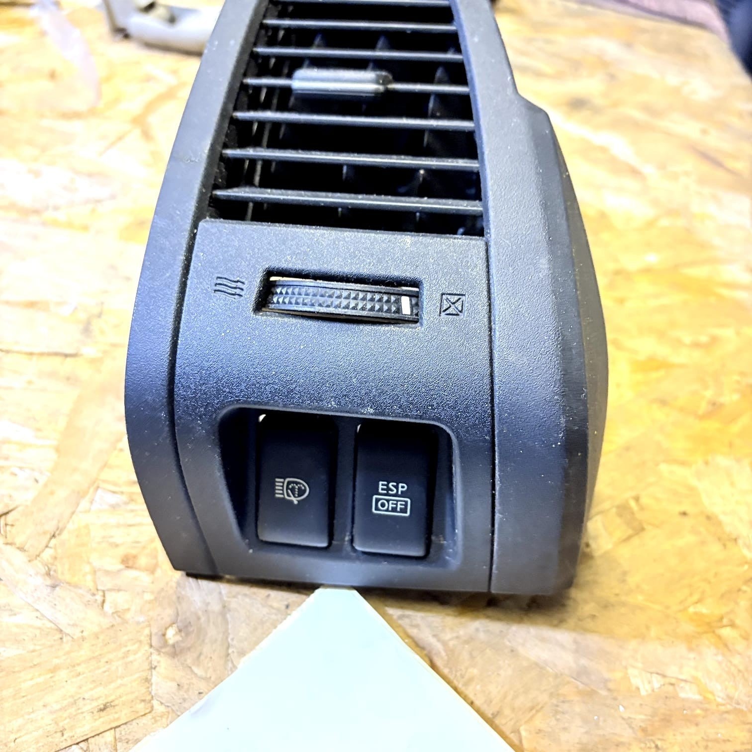 NISSAN MURANO 2002-2007 Right dashboard side air vent grill trim P19670A6310000