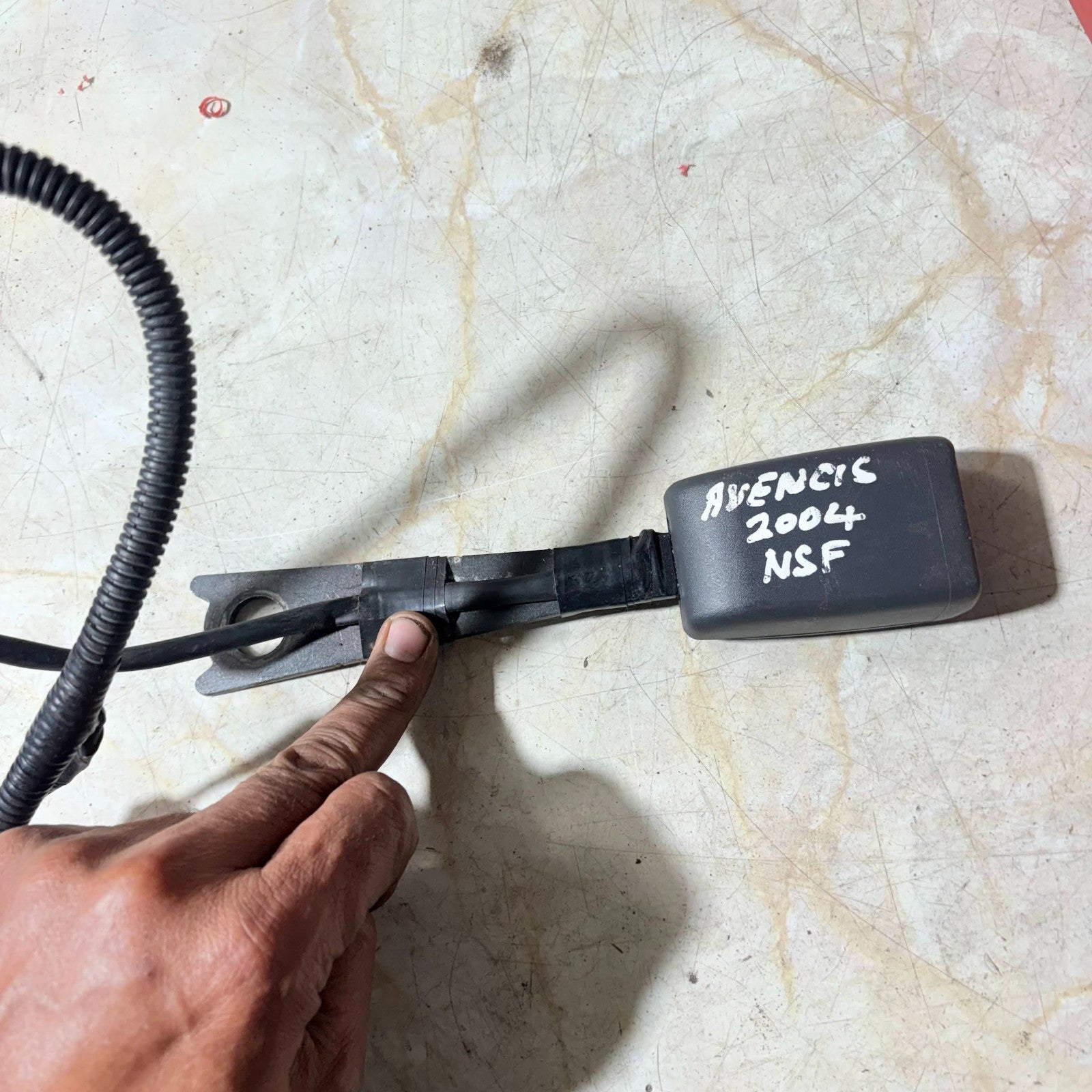 2004 Toyota Avensis Left Front Seat Belt Buckle