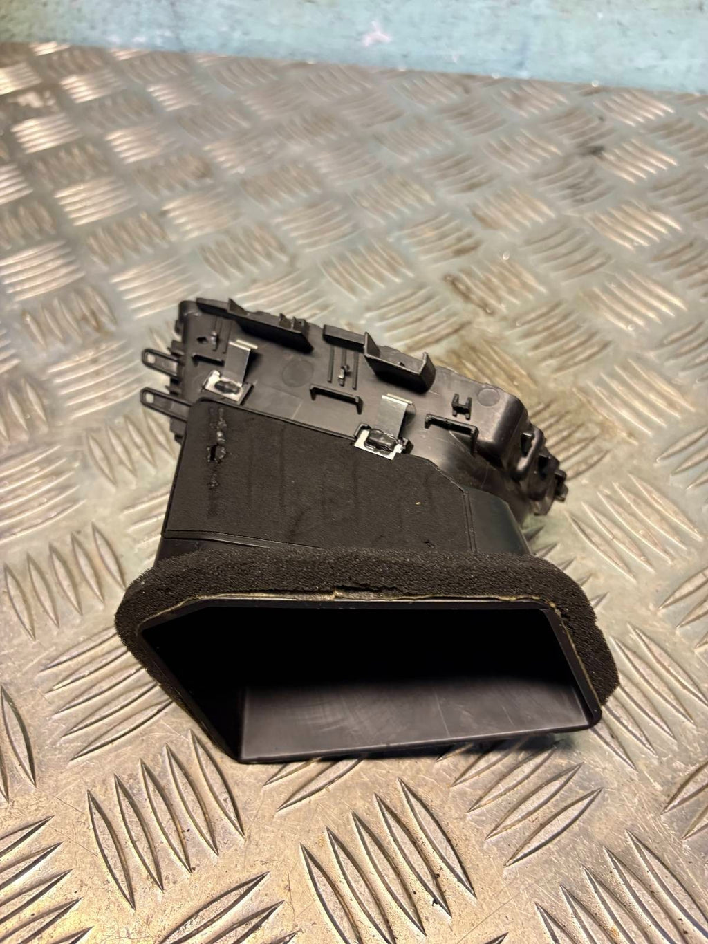 Ford Focus MK3 Dashboard Air Vent Passenger Left Side BM51018B09 2011-2017