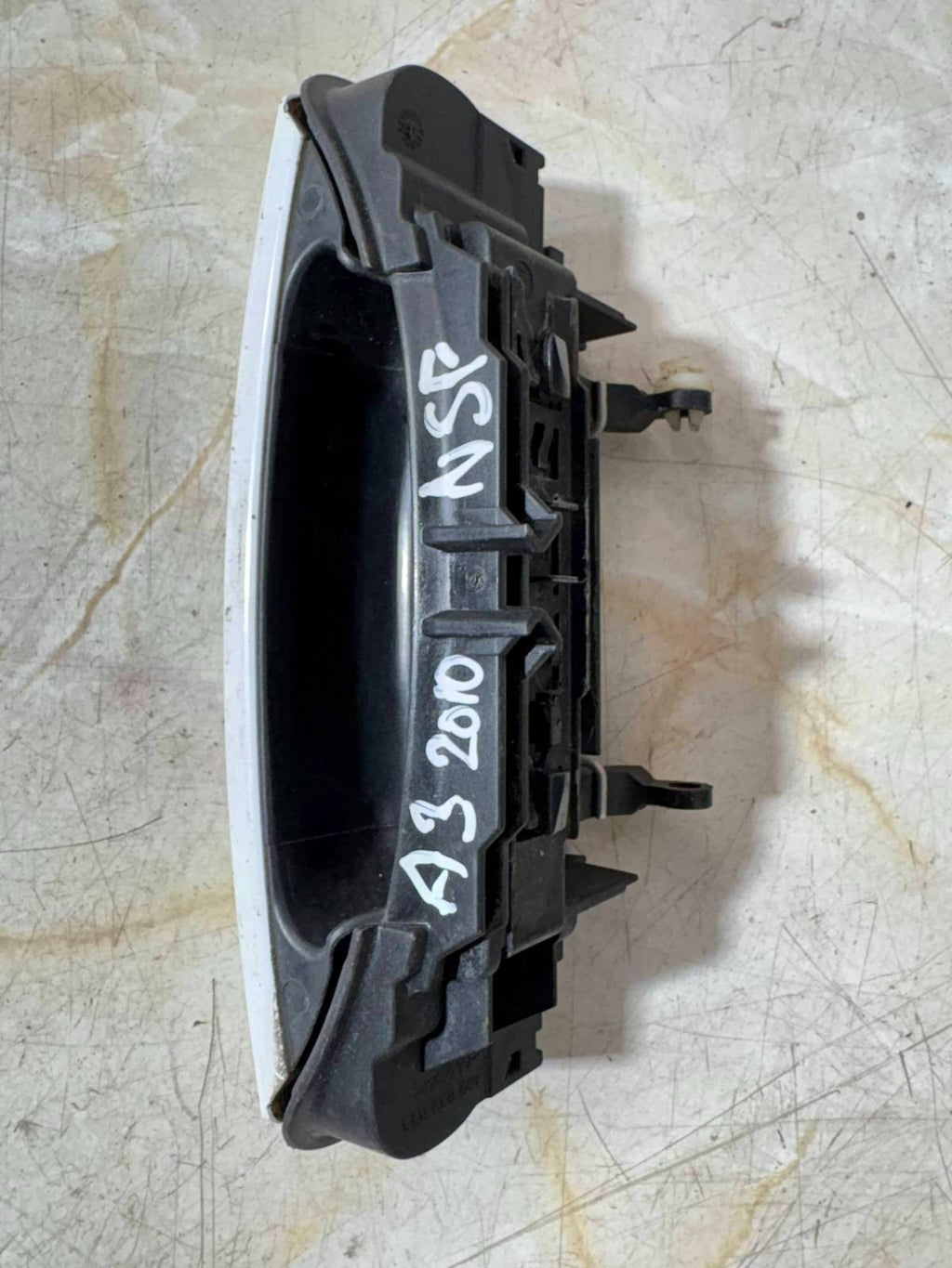 AUDI A3 8P 2010 PASSENGER SIDE FRON TEXTERIOR DOOR HANDLE 480839885