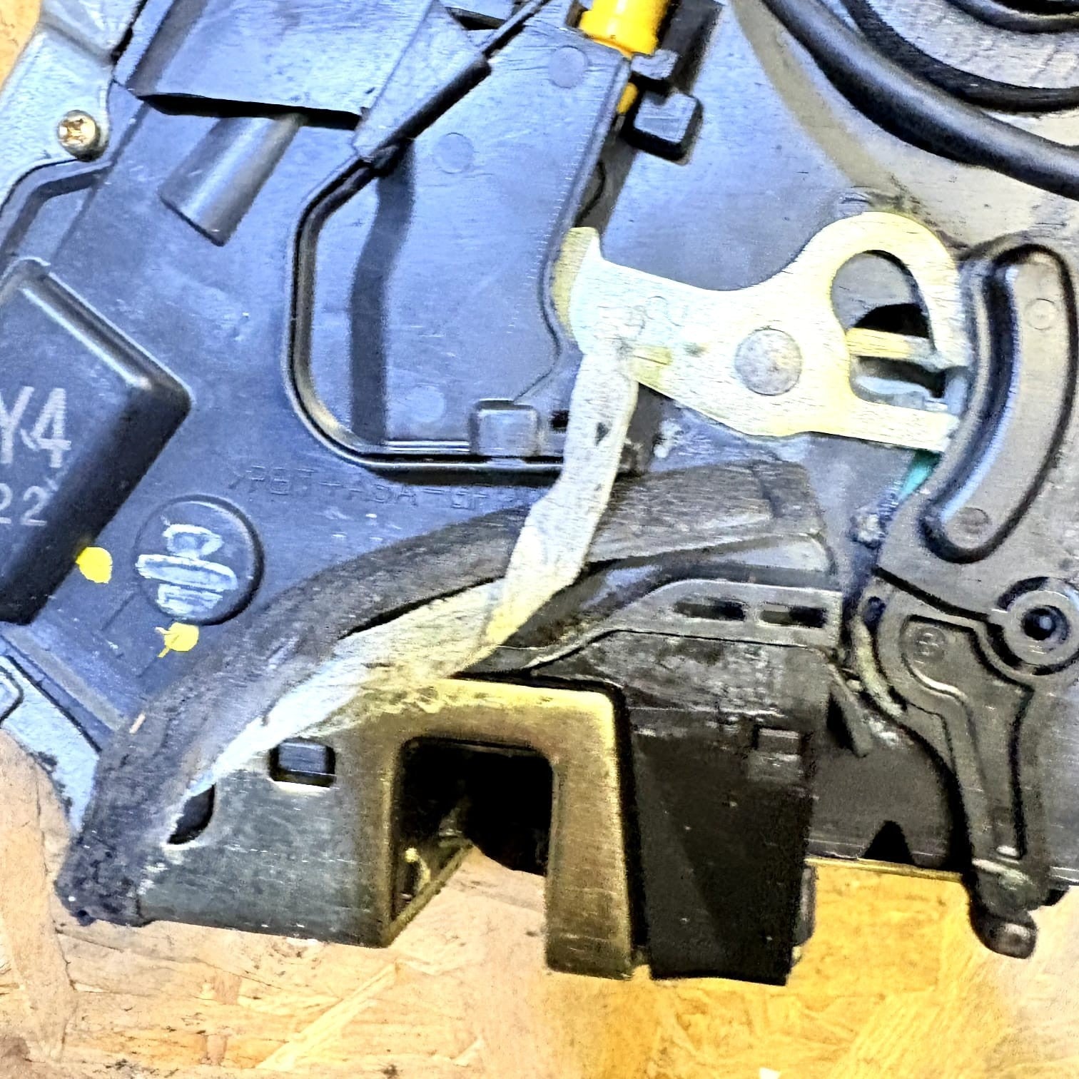 Toyota Corolla 2002-2007 Rear Left Door Lock Actuator NSR 6905060070