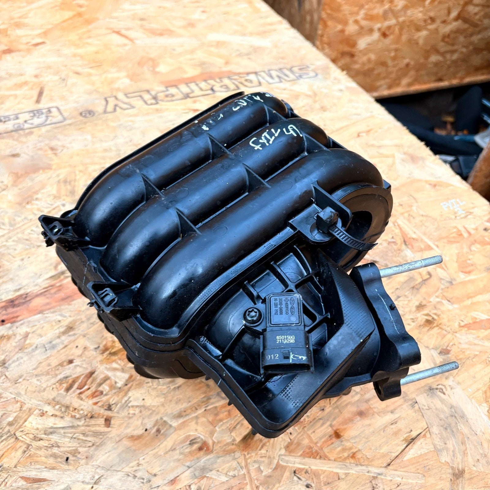Hyundai i10 MK2 1.0 Petrol Intake Manifold + MAP Sensor 2014-2018 39300-04000
