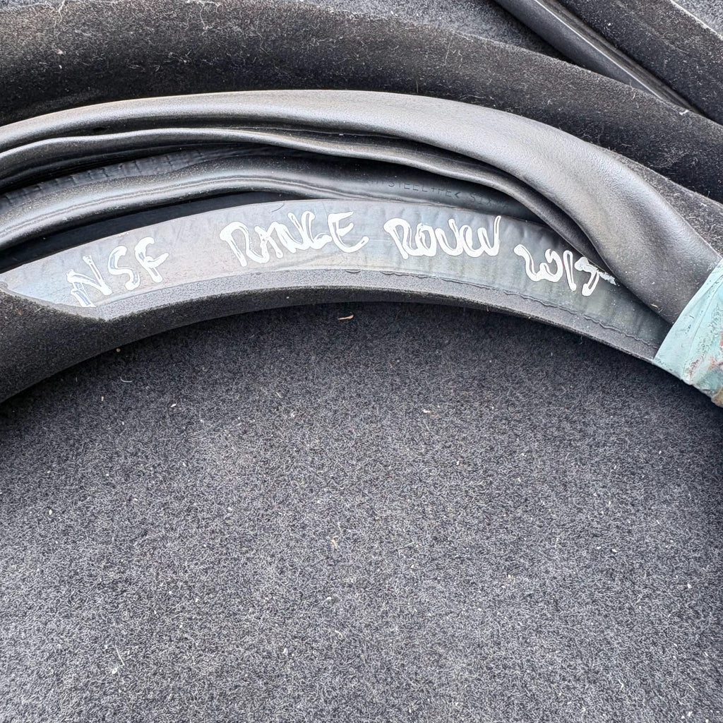 RANGE ROVER L405 13-21 FRONT LEFT N/S PASSENGER DOOR RUBBER SEAL