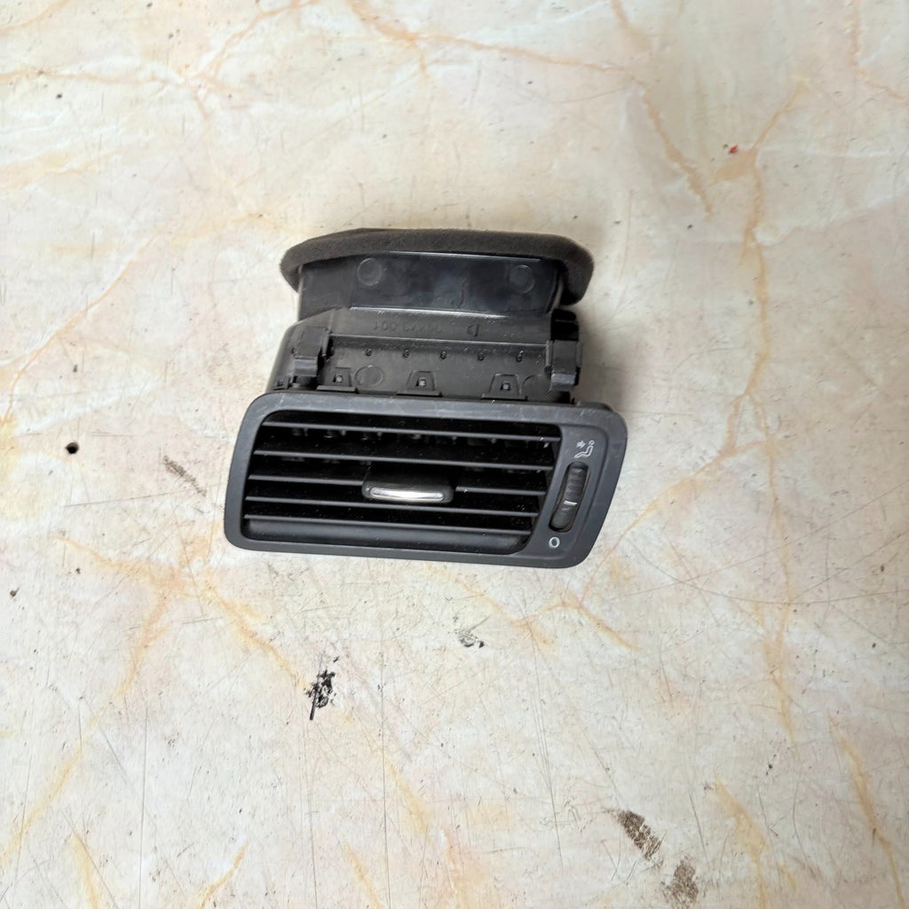 2005-2010 VW PASSAT DASH AIR VENT PASSENGER FRONT LEFT SIDE 3C2819701D