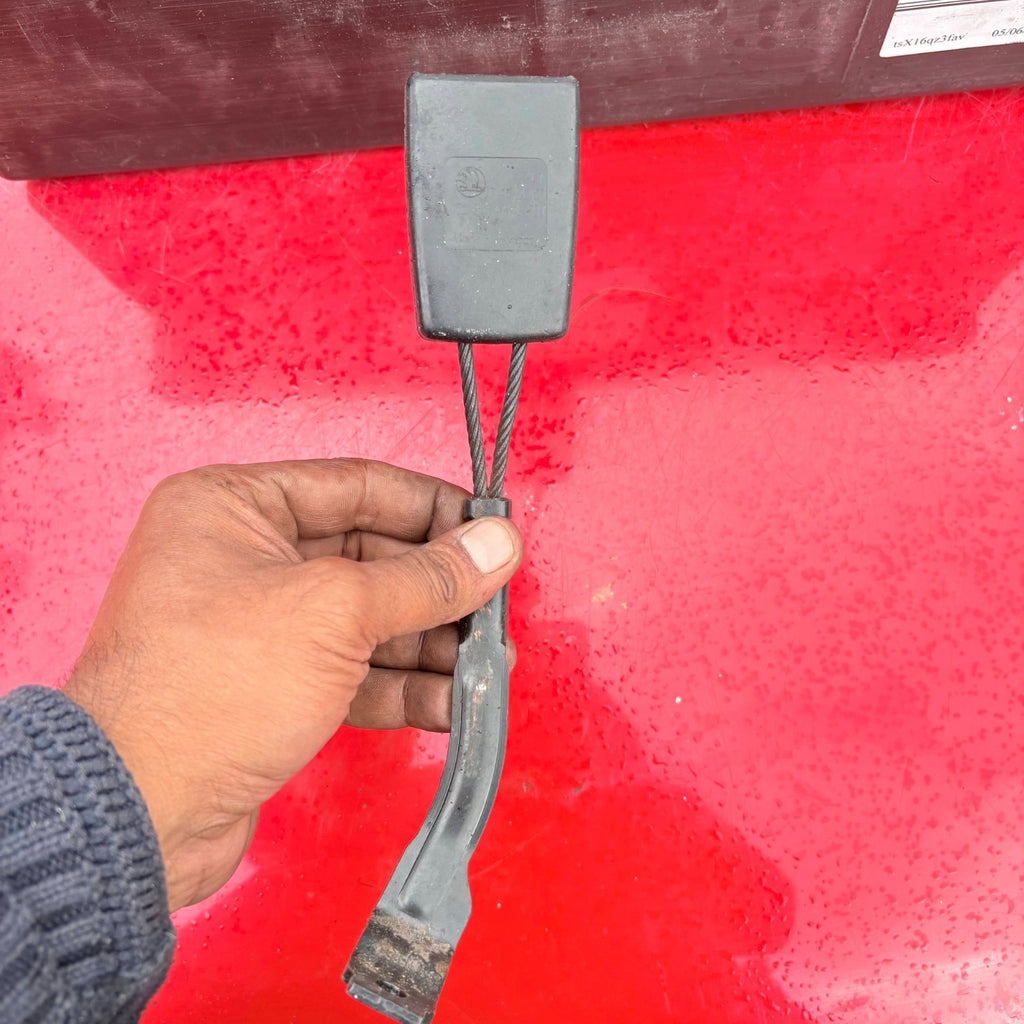 1Z1858471C Seat belt buckle Front Left Passenger Skoda Octavia 2012