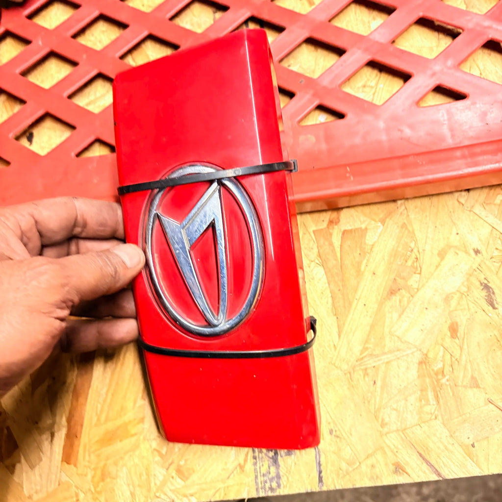 2005-10 Daihatsu Sirion MK2 Boot Tailgate Release Handle trim RED