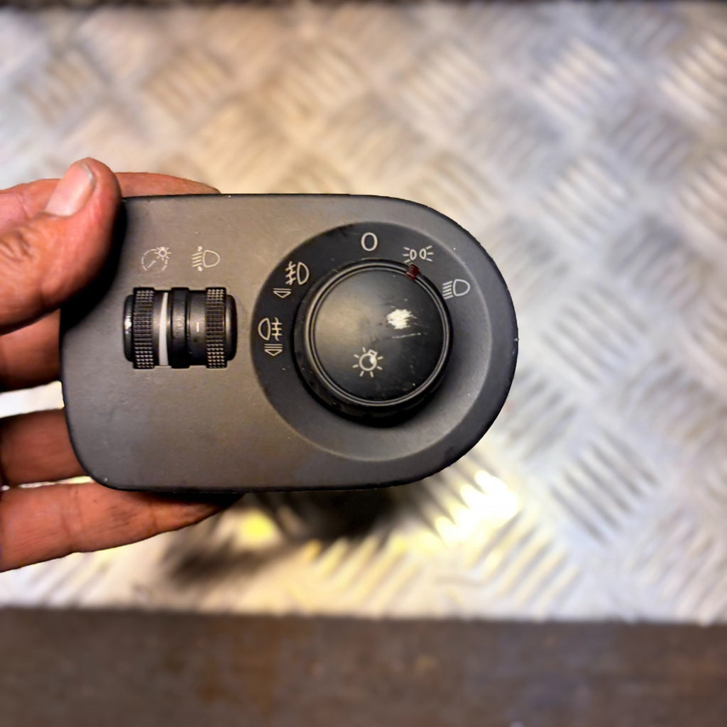 SEAT LEON MK2 2005-2012 HEADLIGHT SWITCH CONTROL 1P2 941 431 B