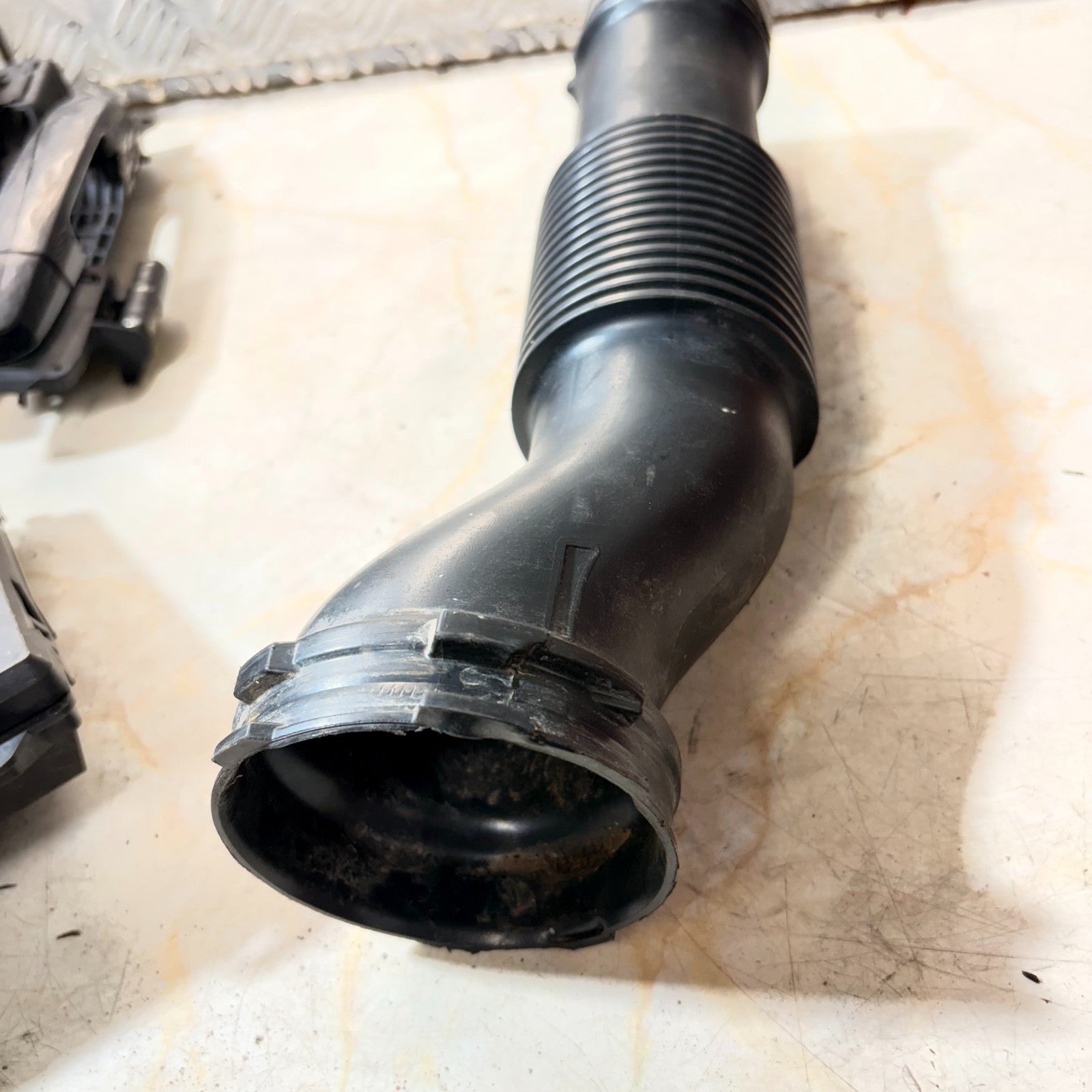 JAGUAR XE 2.0 2015-2021 TURBO DIESEL AIR FLOW INTAKE PIPE GX73-9C623-CA