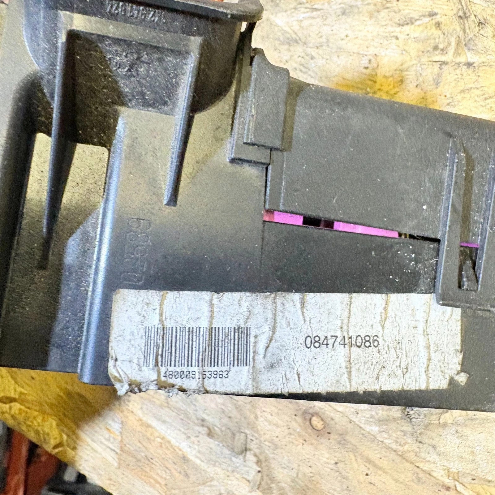 2008 VOLKSWAGEN JETTA FUSE BOX