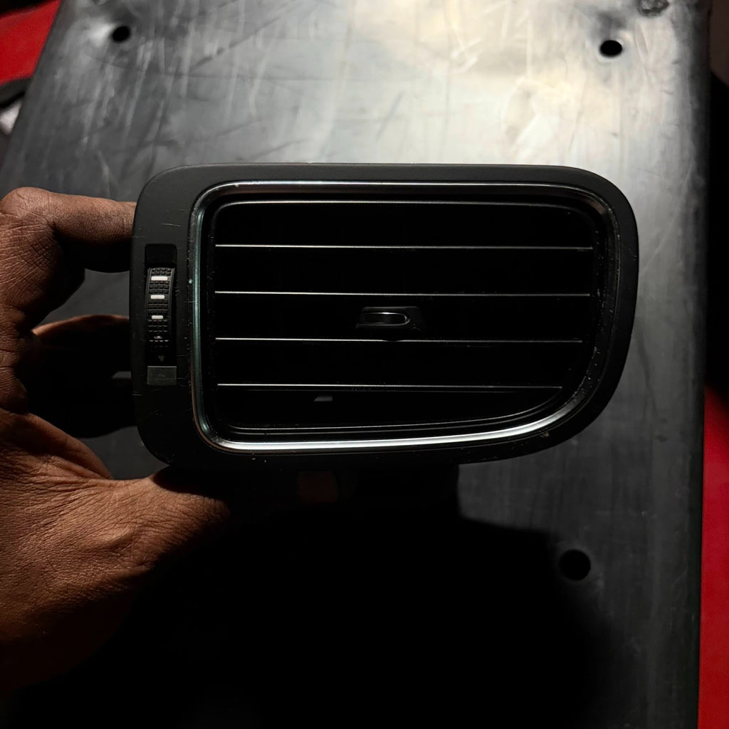 VOLKSWAGEN POLO MK5 6R 2009-2017 LEFT FRONT HEATER VENT ASSEMBLY 6C0819703AVAL