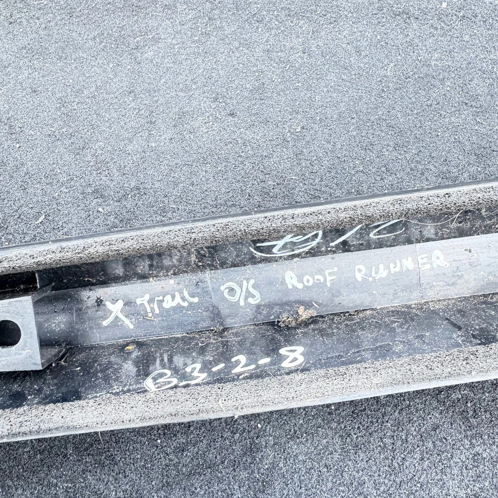 738328H300 Driver Side Roof Bar Nissan X-Trail 0/S 100KW