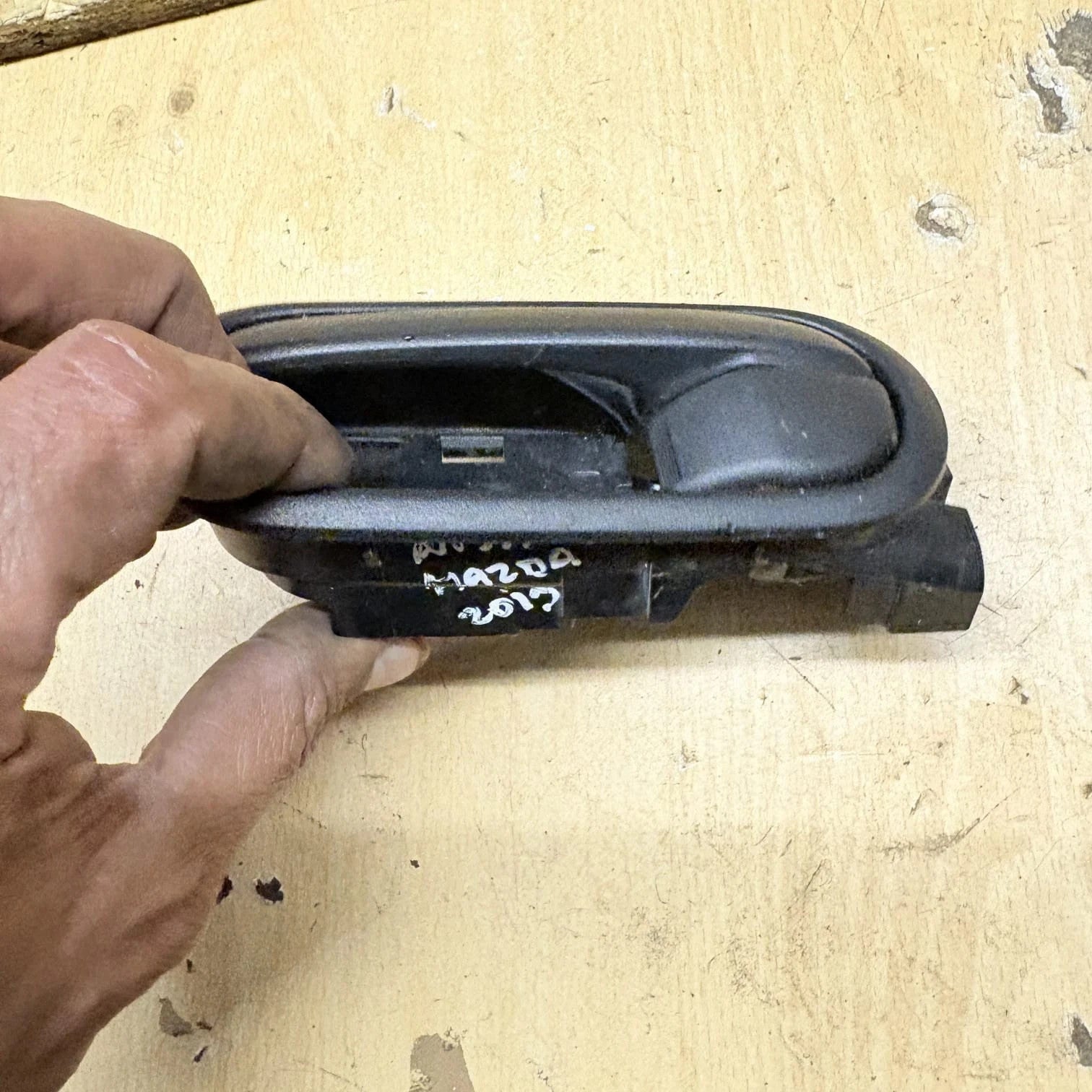440519 Passenger Front inner door handle MAZDA 2 LIM. (DE) 1.3 ACTIVE 2013