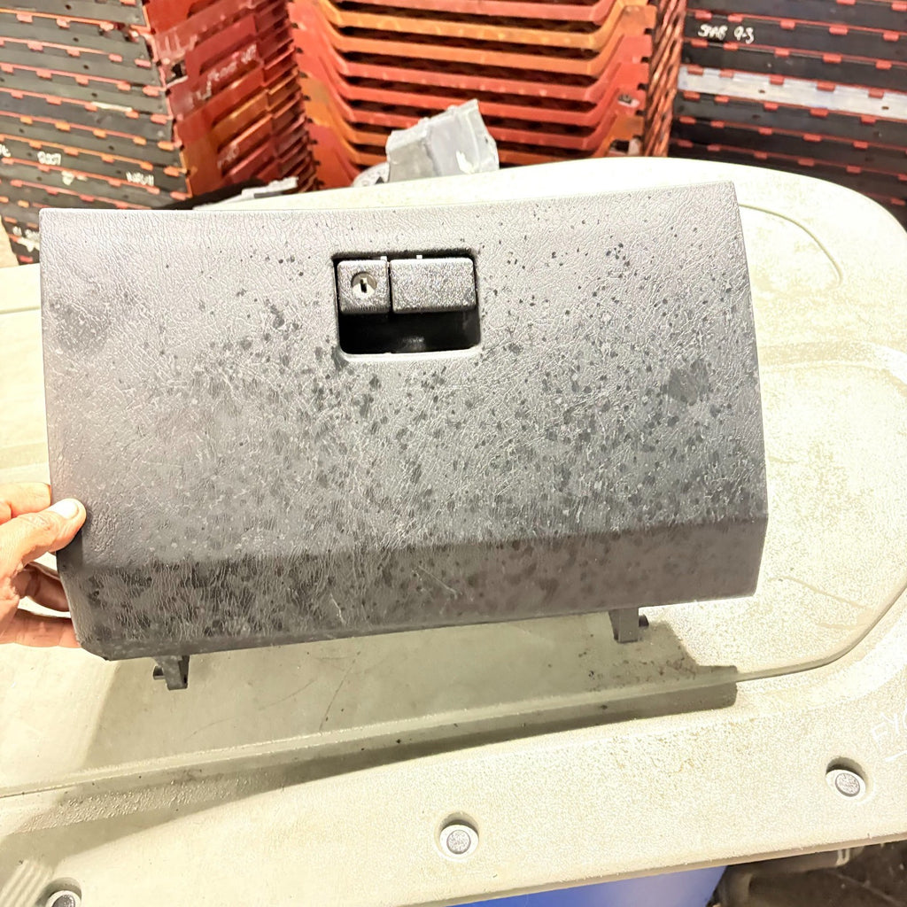 Toyota Avensis T220 1997-2003 RHD Glovebox 55550-05040 D-4D