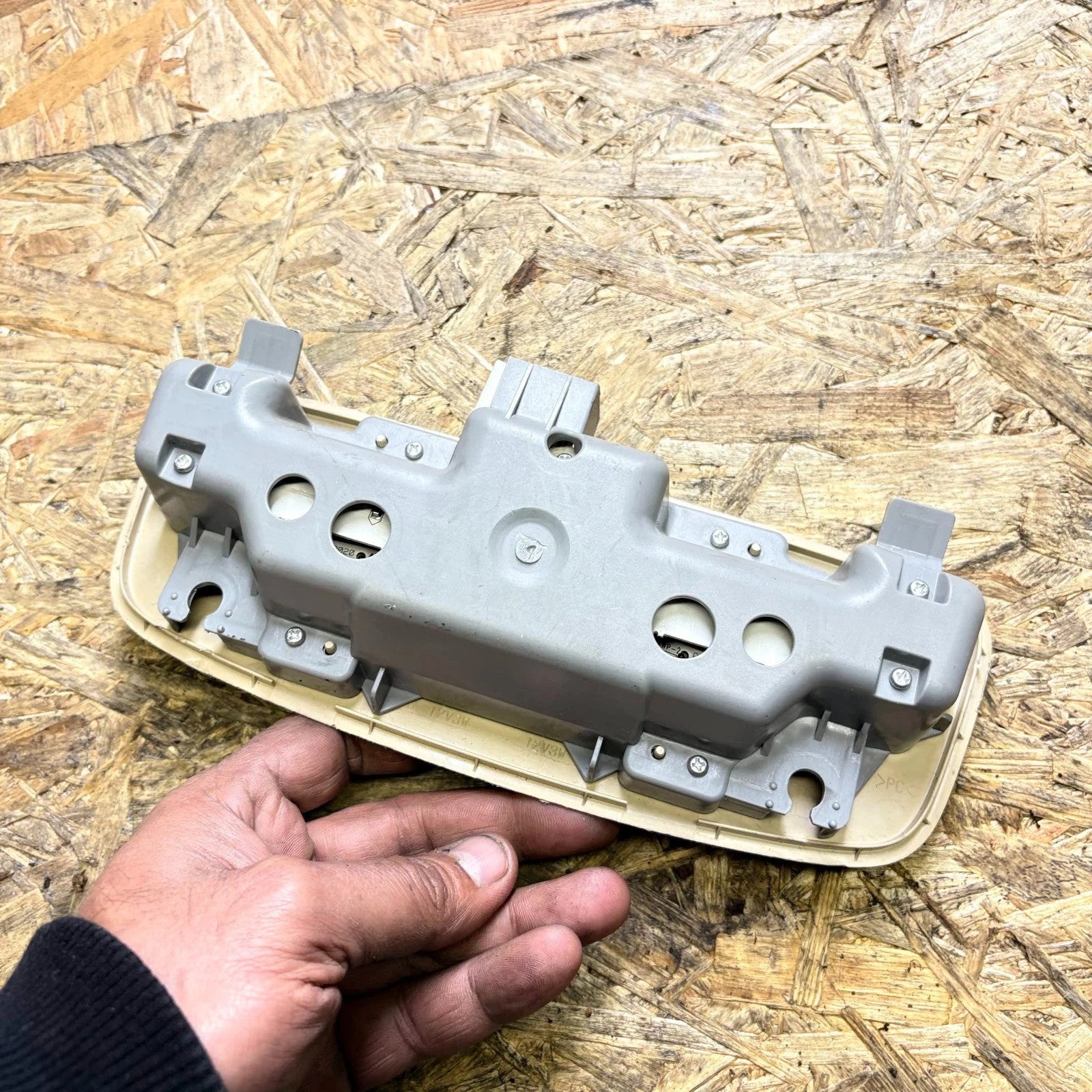 LEXUS IS 220D 06-10 REAR INTERIOR COURTESY LIGHT UNIT