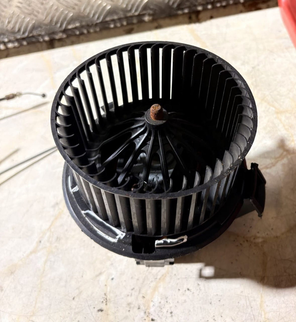 Citroen C3 Mk1 2012 Heater Blower Fan Motor Assembly T4190001 Part +