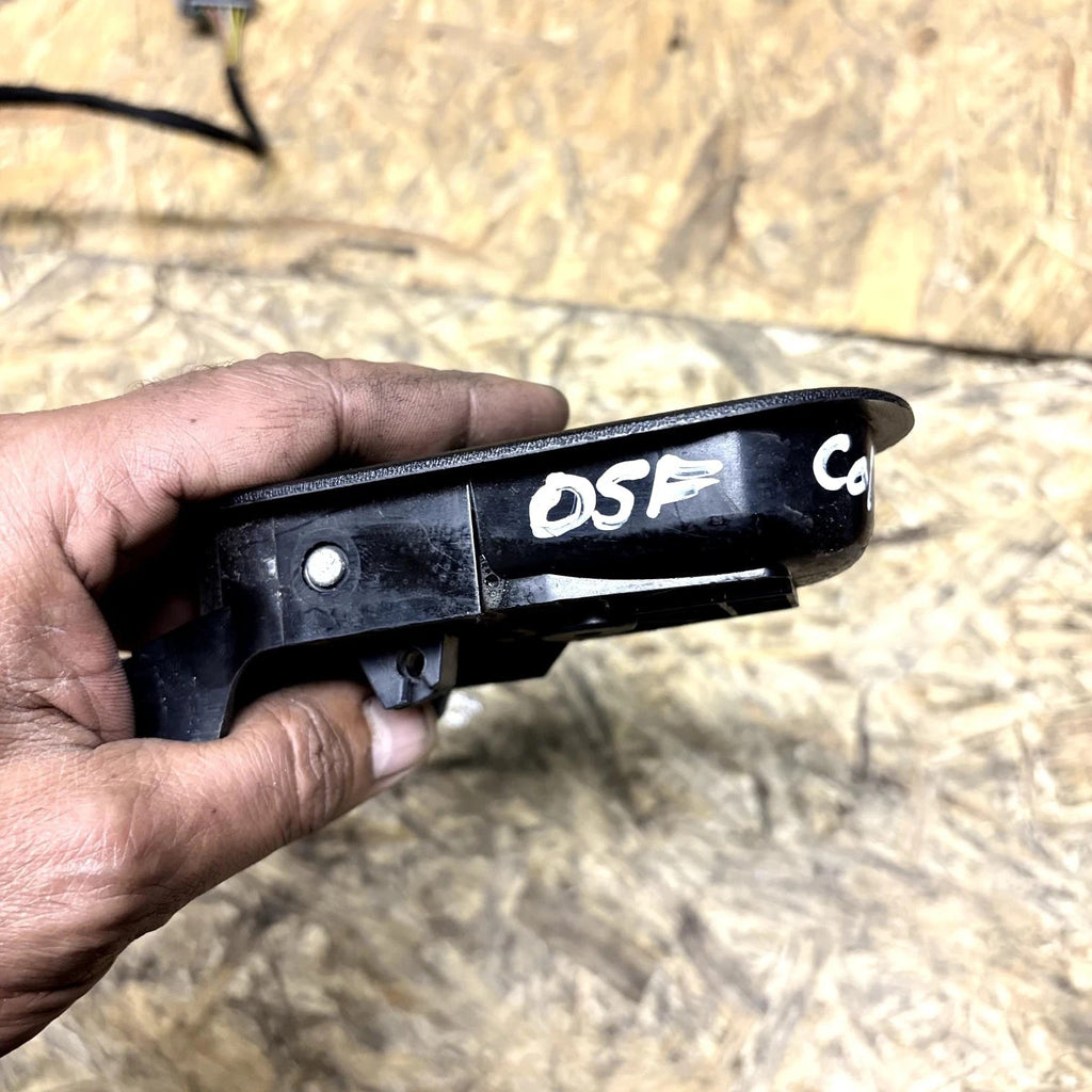 MR959268HA INTERIOR HANDLE DRIVER FRONT DOOR MITSUBISHI COLT 1.5 D 70KW 5P 2011