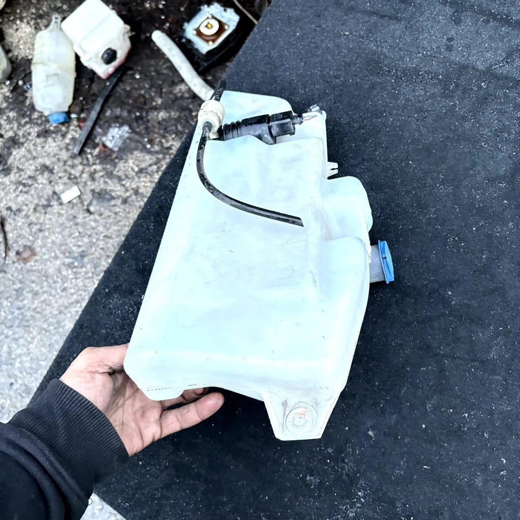 Suzuki Ignis 2002-2006 5 Door Screenwash Washer Bottle Tank 38450-86G00
