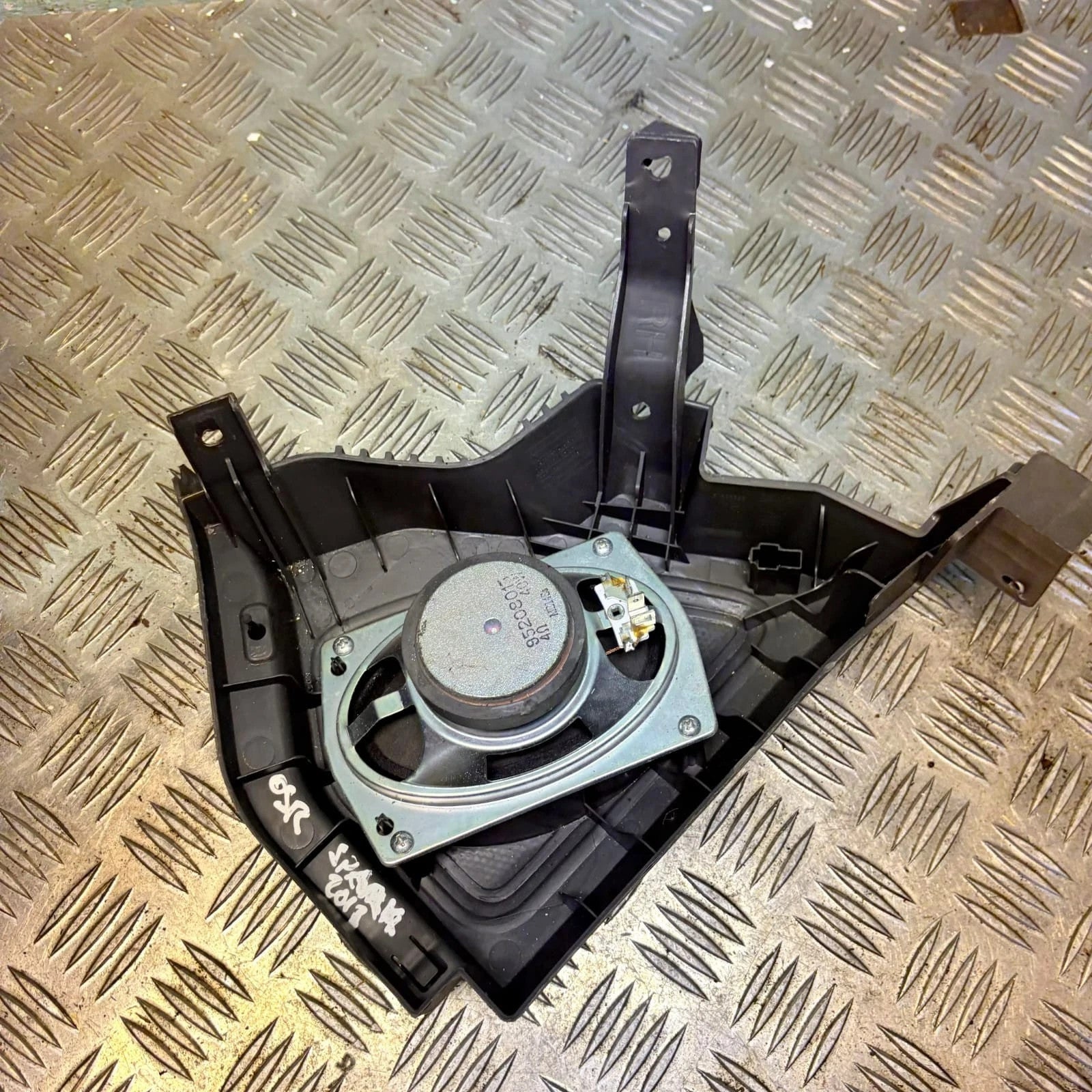 CHEVROLET SPARK 2013 PASSENGER REAR DOOR SPEAKER 95208015