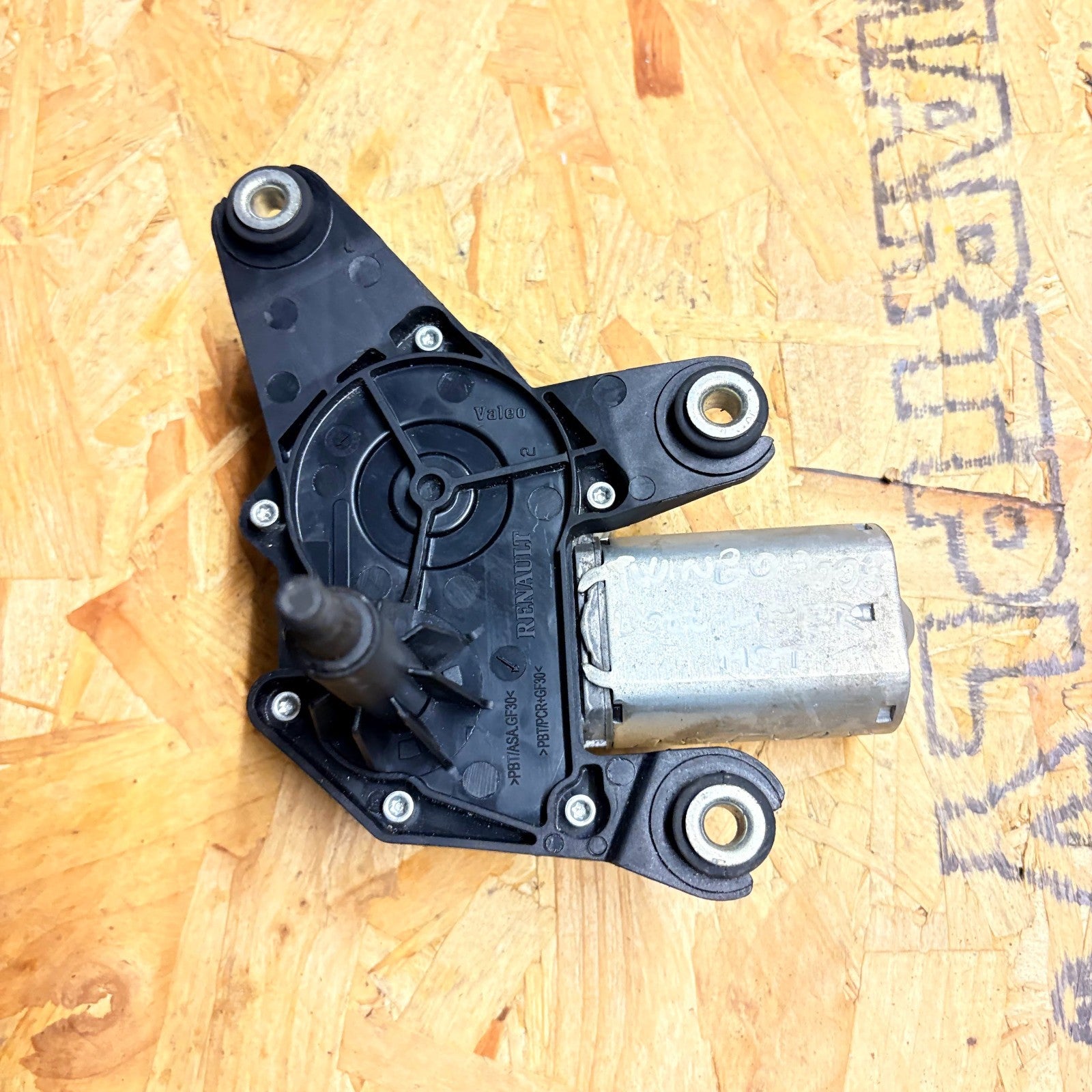 Renault Twingo Mk2 CN0 2007-2014 Rear Wiper Motor 8200311486