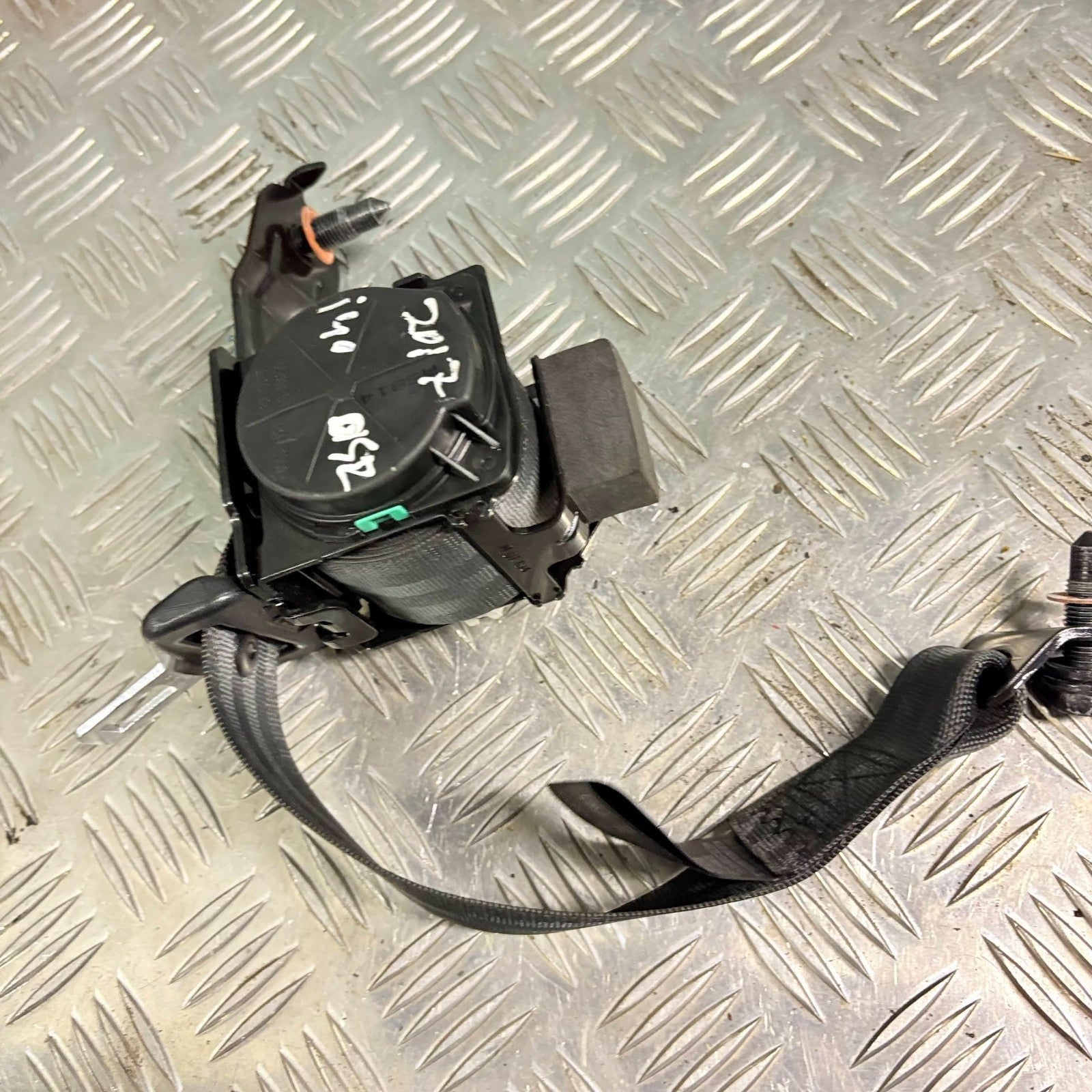 2017 HYUNDAI i40 4DR SALOON REAR RIGHT DRIVER SIDE SEAT BELT 898103Z100RY