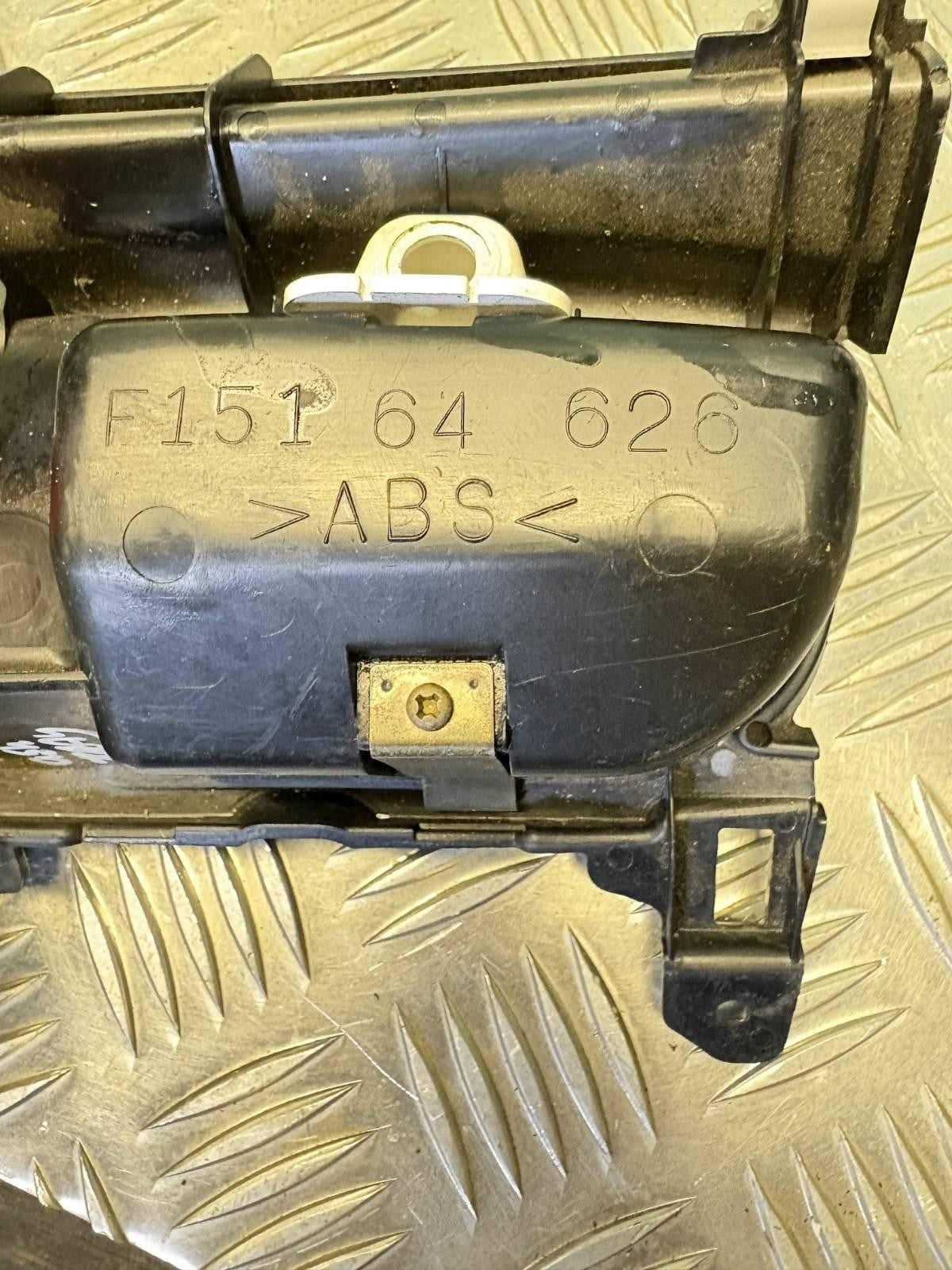 Mazda RX-8 02-08 Pre-Facelift Ashtray Front F15164626