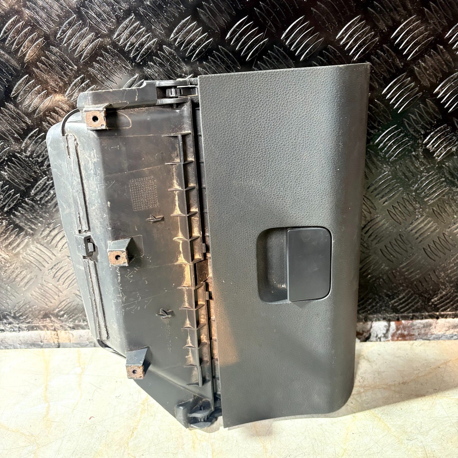 VW Polo MK4 9N3 2005-2009 Dashboard Glovebox Storage Compartment 6Q2857101D