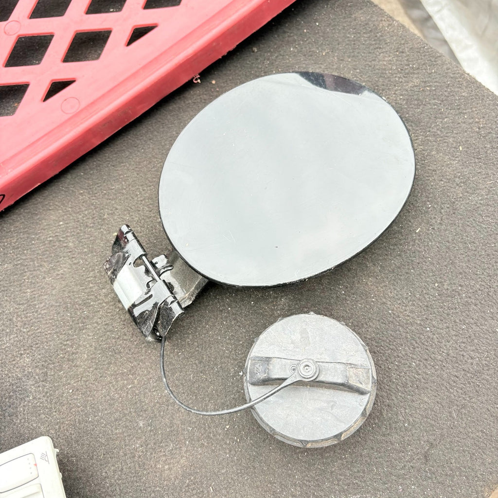 Mazda 3,5,6 Fuel Filler Flap Lid Cover 95ron/Roz