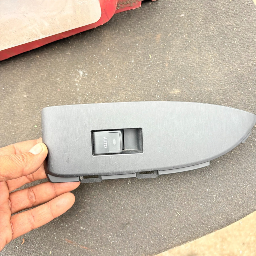 Toyota Prius 2015 Front Passenger Side Left Window Switch