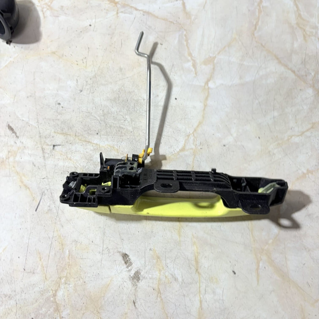 Door handle Passenger Front Left Side Toyota AVENSIS 3 Kombi T27 83901 NSF