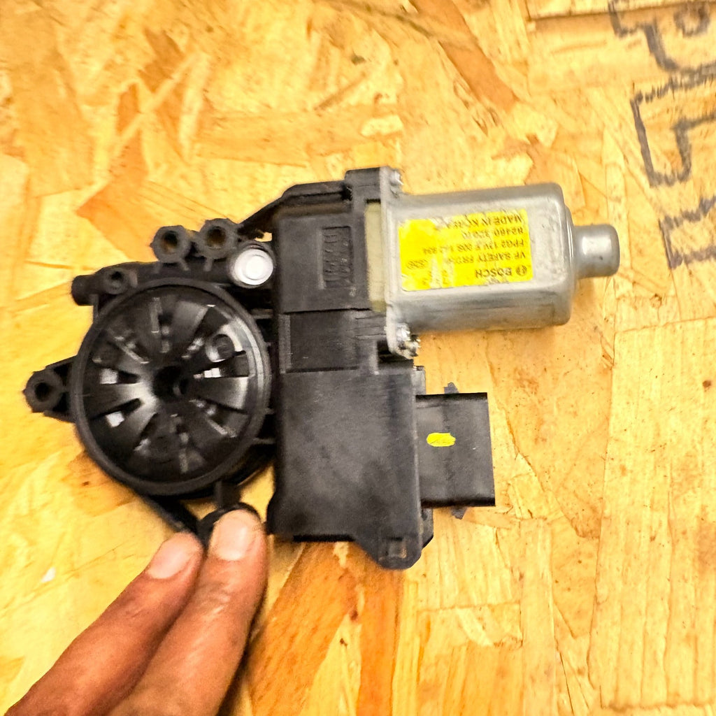 Hyundai i40 2011-2019 Front Left Door Electric Window Motor 82460-3Z010