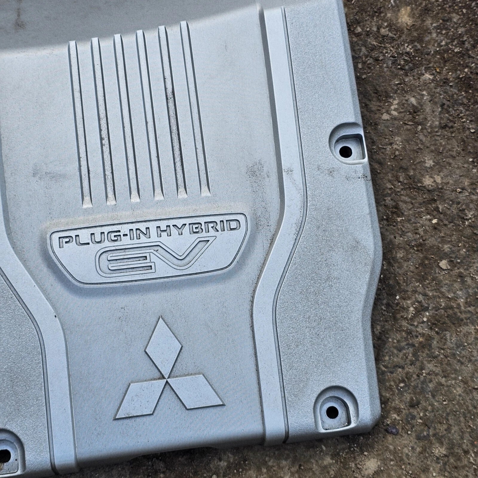 Mitsubishi Outlander PHEV GG2W Inverter EV Control Unit Cover 9499D992 2013-2018