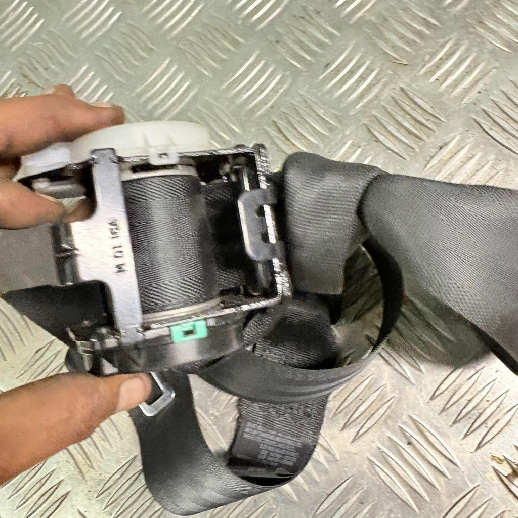 2017 HYUNDAI i40 4DR SALOON REAR RIGHT DRIVER SIDE SEAT BELT 898103Z100RY