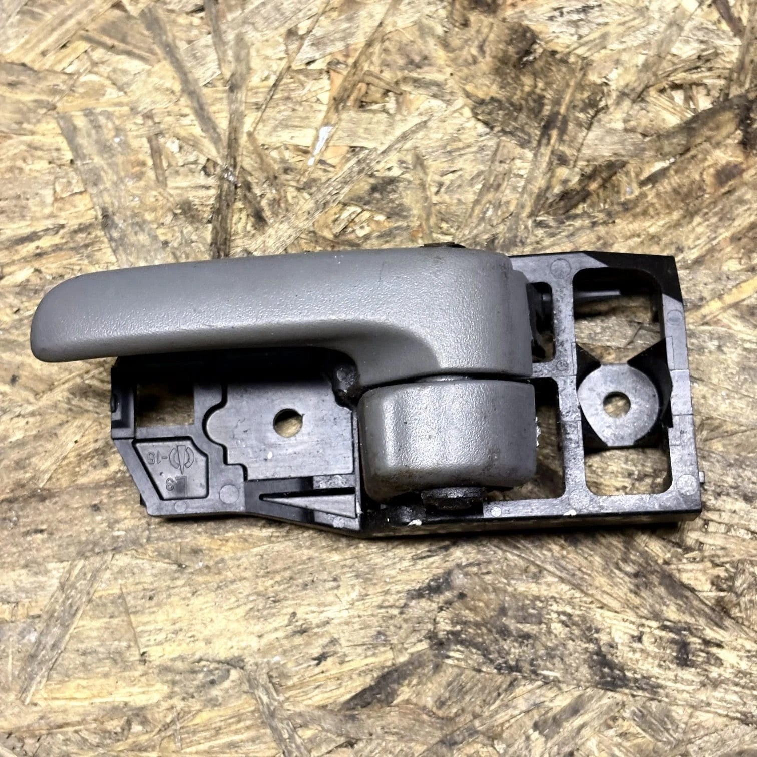 Toyota RAV4 2002 Front Nearside Passenger Interior Door Handle Shadow Grey