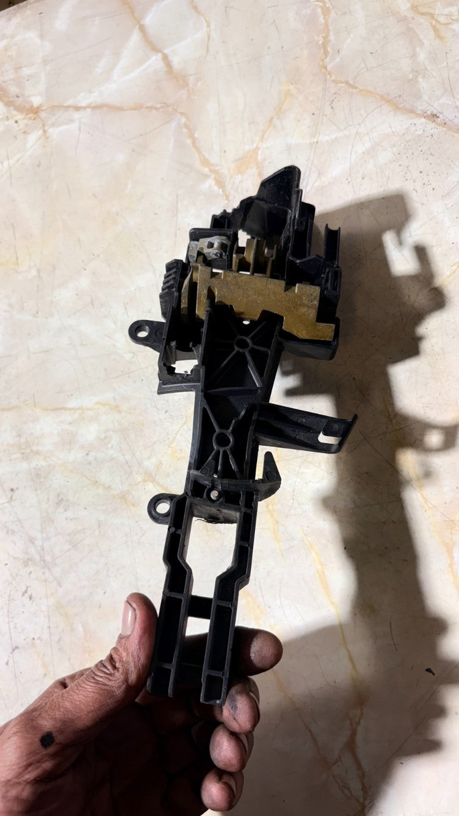 Bmw 2005 N/S/F Door Handle Bracket Passengers Front Left